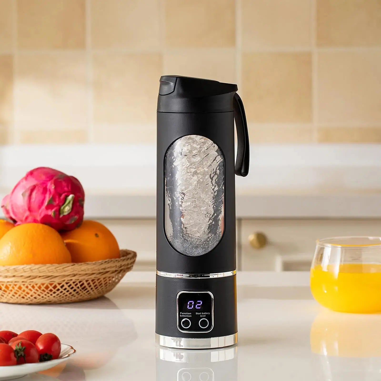 Portable USB Rechargeable Fruit Juicer, Portable Juicer Machines, LED Display Juice Blender Cup with Ice-Crushing Function, Suitable for Outdoor & On-The-Go Use, Portable Juice Extractor for Fruits, Portable Smoothie Blender